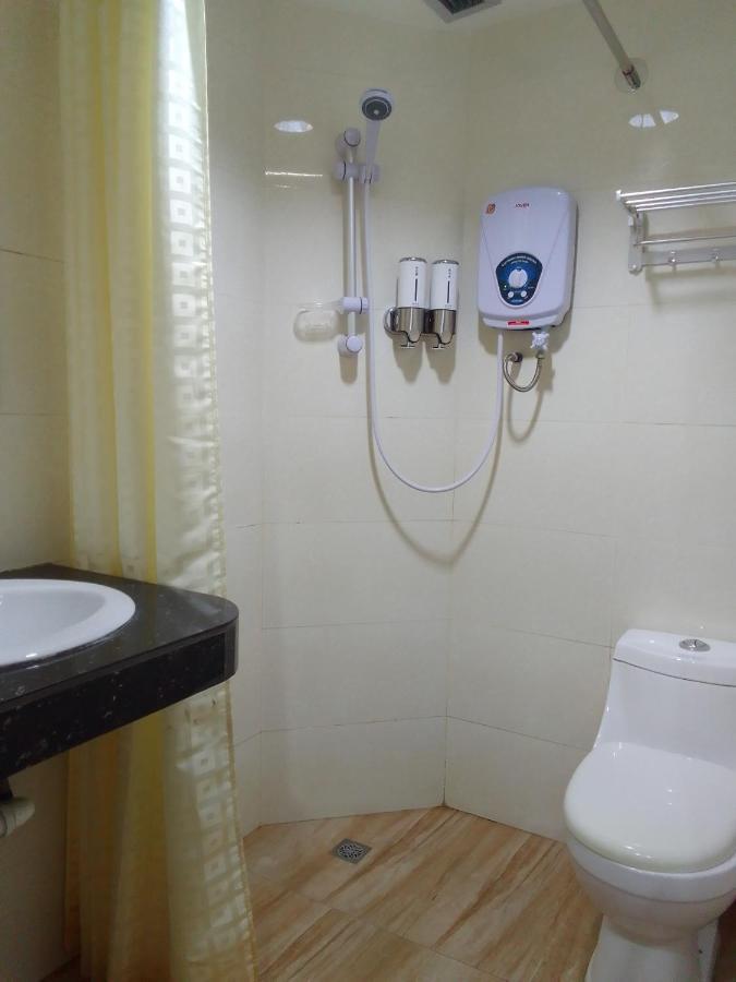 Super Oyo 90464 Borneo Suites Hotel Kota Kinabalu Zewnętrze zdjęcie