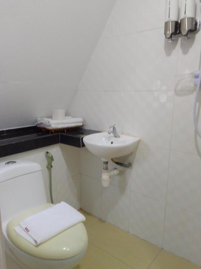 Super Oyo 90464 Borneo Suites Hotel Kota Kinabalu Zewnętrze zdjęcie